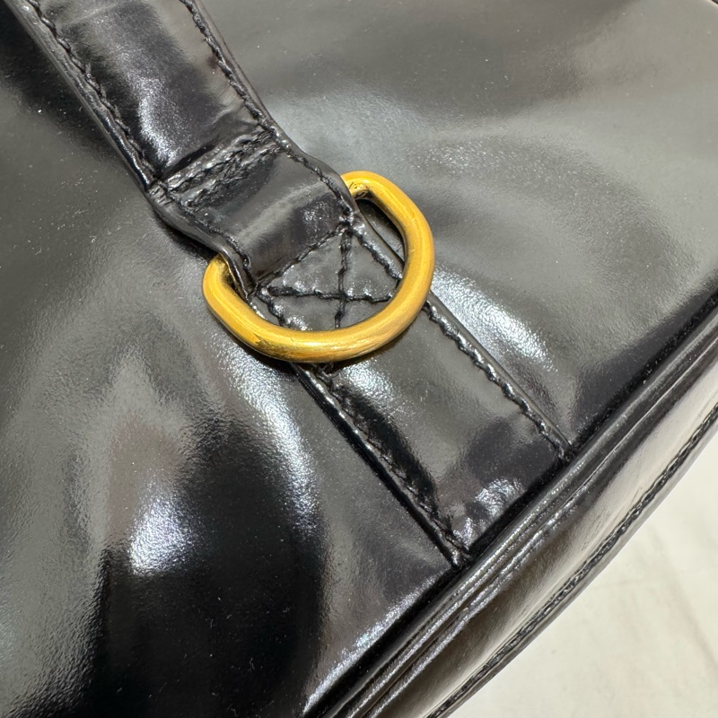 Chanel 大款漆皮手提化妝包-11