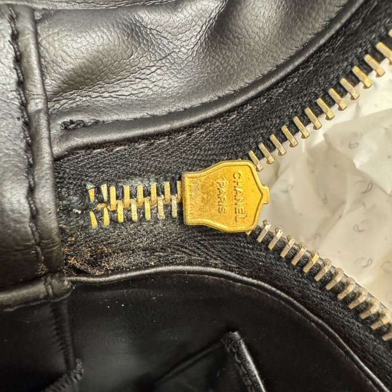 Chanel 大款漆皮手提化妝包-16