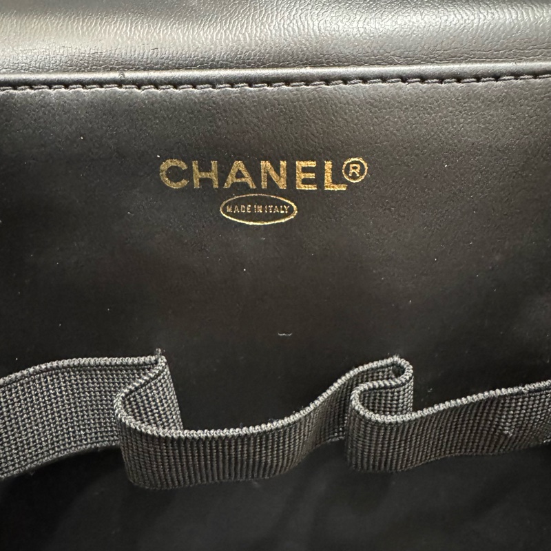 Chanel 大款漆皮手提化妝包-17