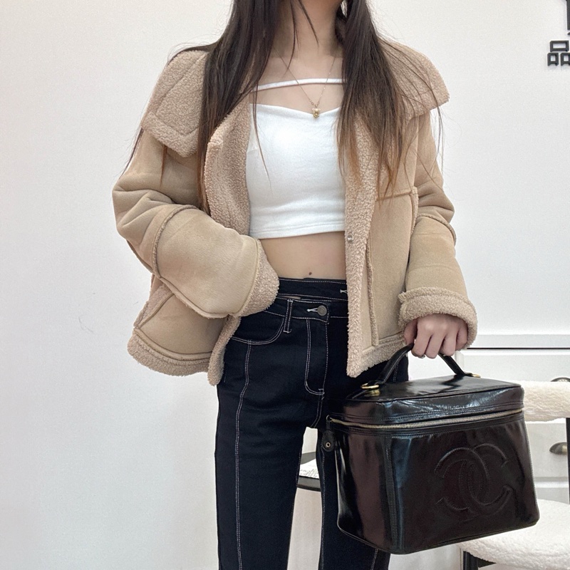 Chanel 大款漆皮手提化妝包-26