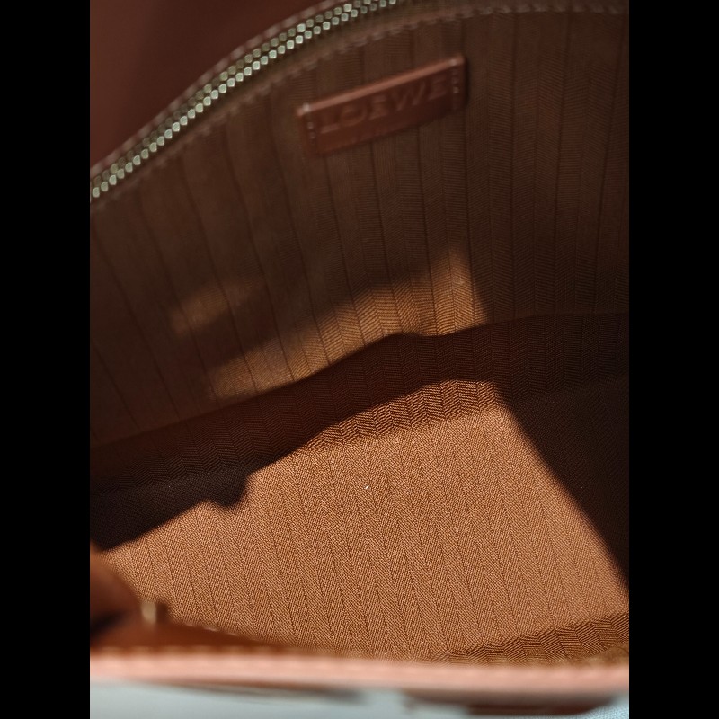 Loewe A4琴譜托特包 焦糖色 肩背包斜背包-7