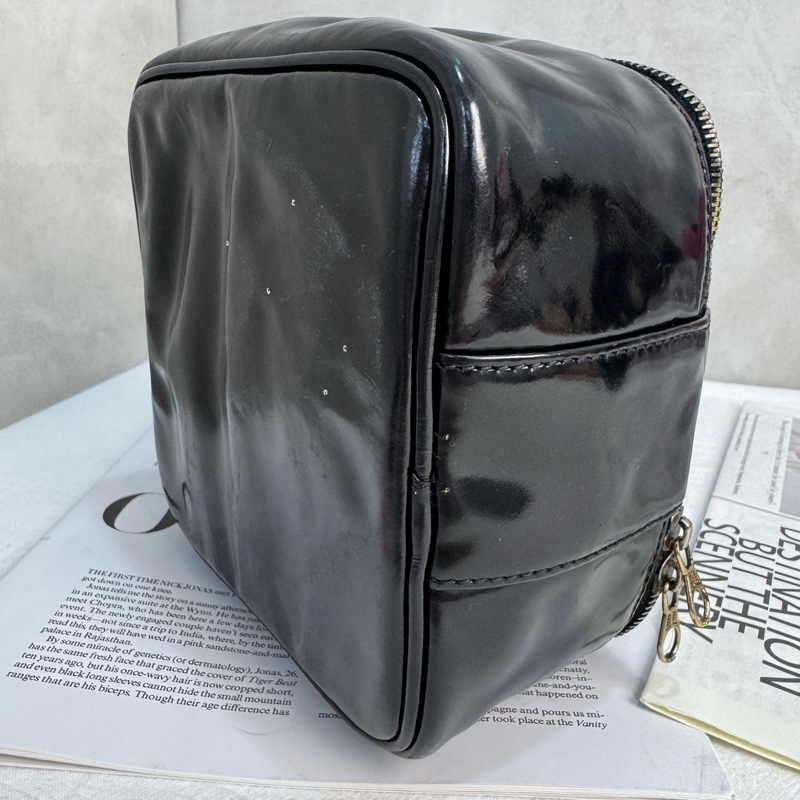 Chanel 漆皮化妝包-7