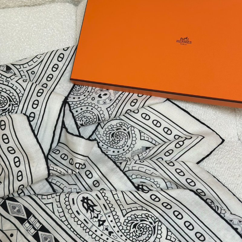 HERMES Cheval de Coeur Bandana披肩 140 - 黑白-3