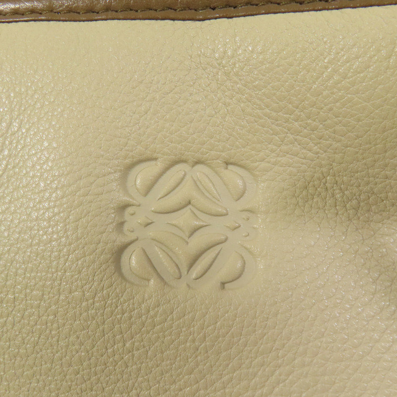 LOEWE 牛皮皮革Amazona 28金扣手挽袋-7