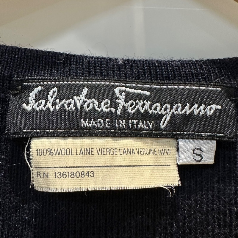 【美收精品】FERRAGAMO 黑色針織長袖 4-519-2