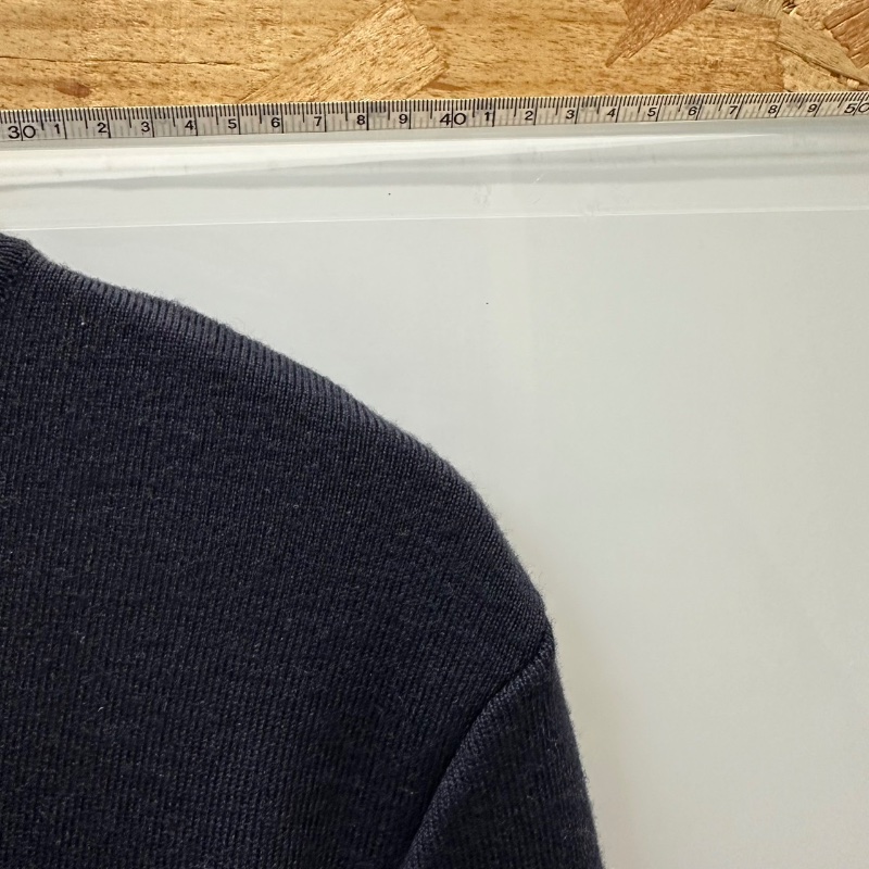 【美收精品】FERRAGAMO 黑色針織長袖 4-519-7