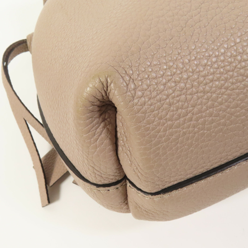 Valentino 牛皮皮革Vring金扣肩背袋-11