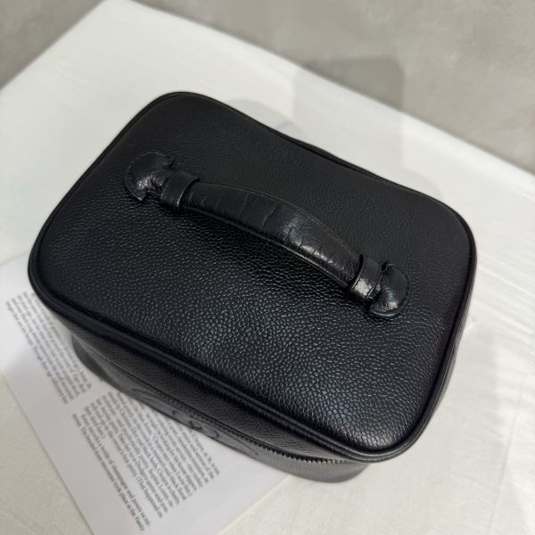 CHANEL 香奈兒魚子醬化妝包-1