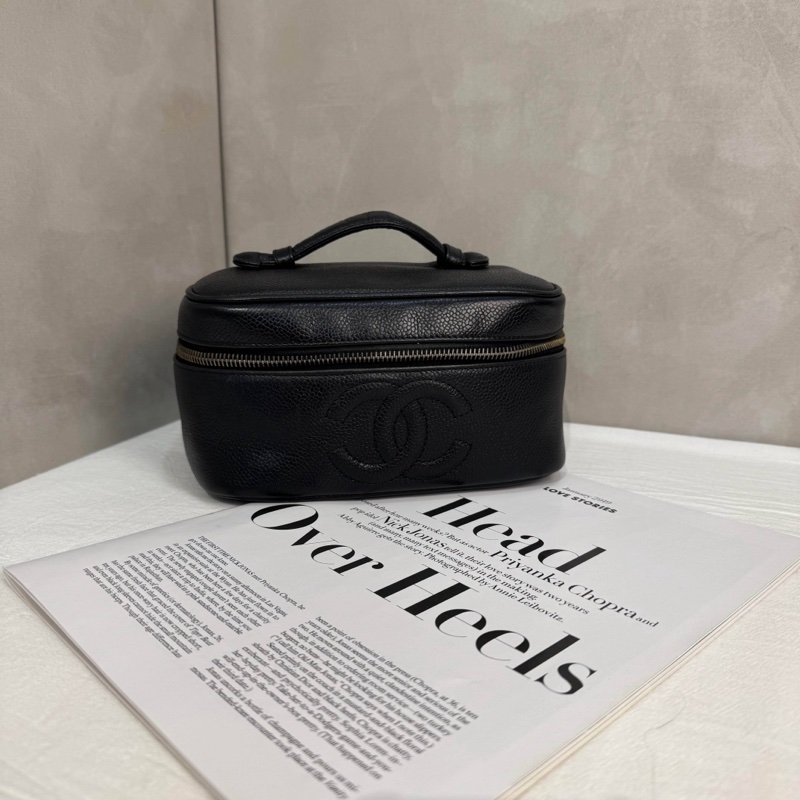 CHANEL 香奈兒魚子醬化妝包-13