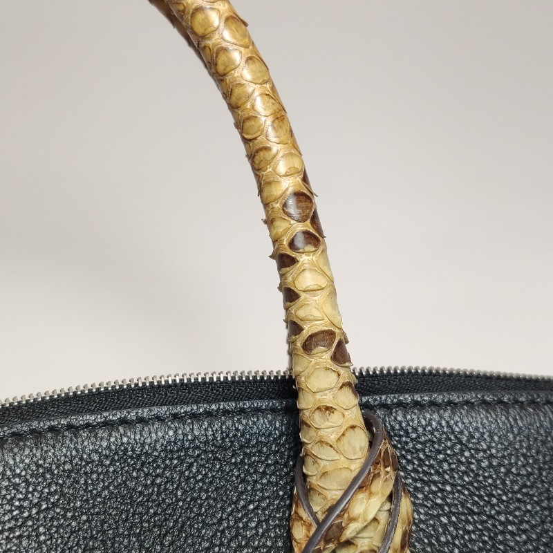 Louis Vuitton (LV) Lockit牛皮蛇皮拼色字母logo手提包-21