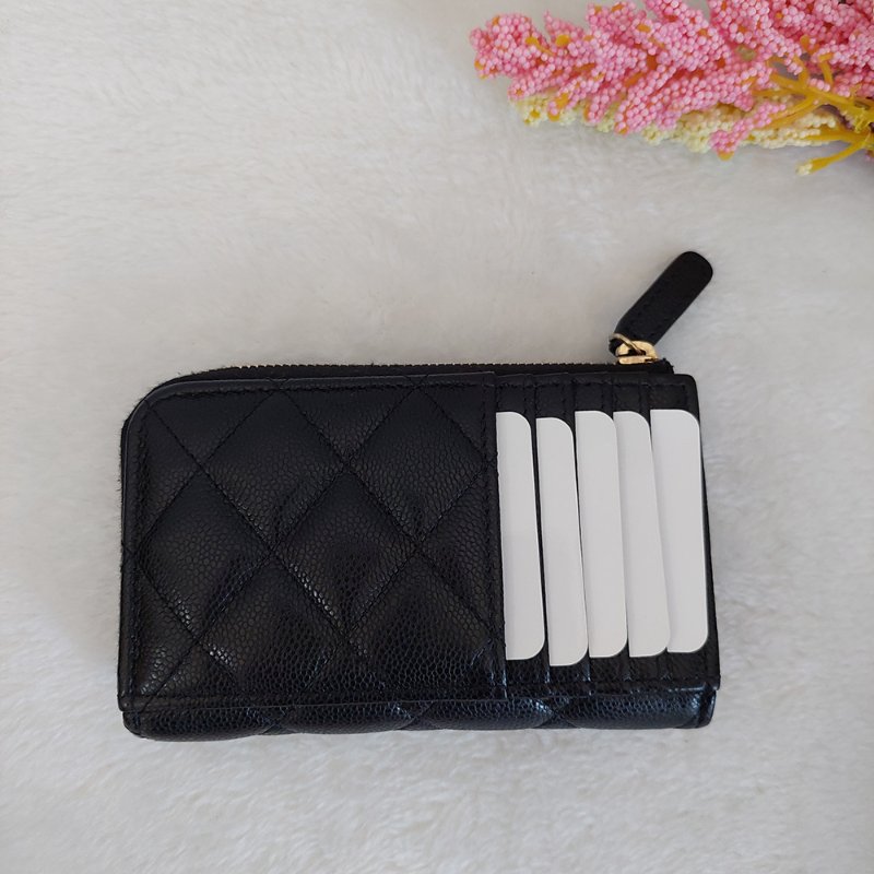CHANEL經典金色雙C 🎀現貨實拍 🎀 LOGO菱格粒紋牛皮L型拉鍊卡夾/零錢包(黑色AP3179B)全新品-20