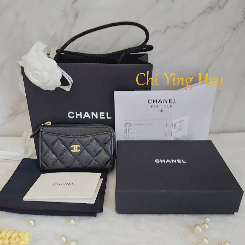 CHANEL經典金色雙C 🎀現貨實拍 🎀 LOGO菱格粒紋牛皮L型拉鍊卡夾/零錢包(黑色AP3179B)全新品-48