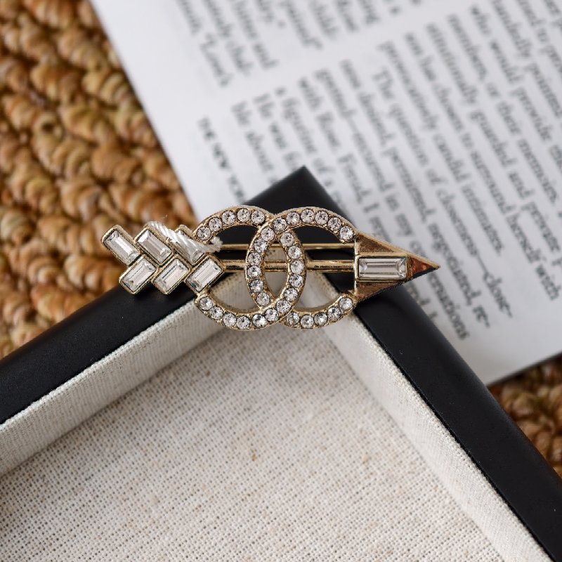 Chanel香奈儿丘比特 滿鑽胸針 B23S 輕微使用痕跡 98-99新-0