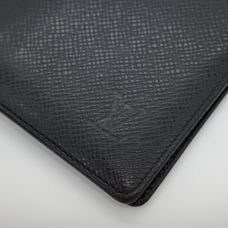 Louis Vuitton 路易威登 Taiga 黑色 牛皮 男用長夾-9