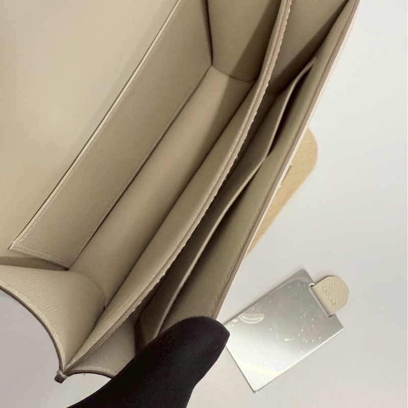 Hermes 康康19 奶昔白 金釦 W刻 Epsom皮 全新-17