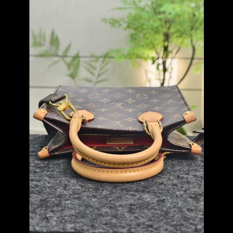 LV路易威登 Sac Plat BB老花琴譜包-5