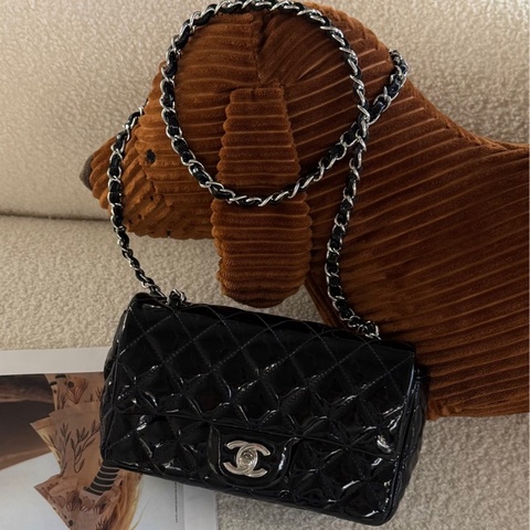 ✨Chanel 黑色漆皮大mini 有保卡🖤