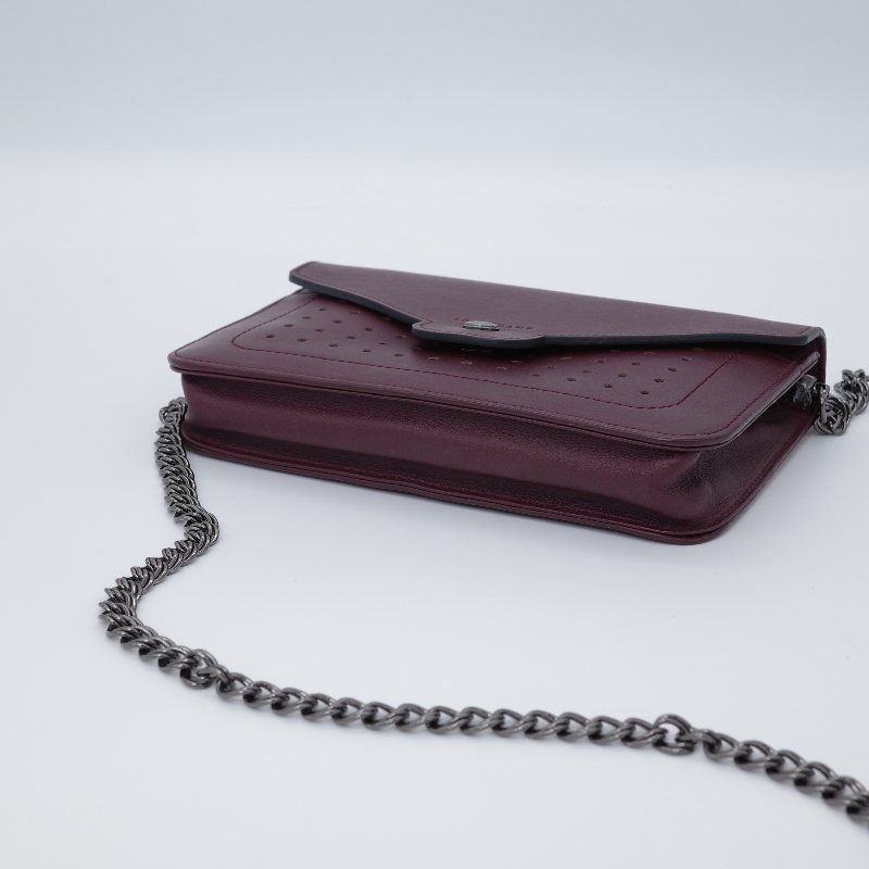Longchamp 瓏驤 Mademoiselle 打孔翻蓋鍊帶 酒紅 牛皮 斜背包 肩背包-2