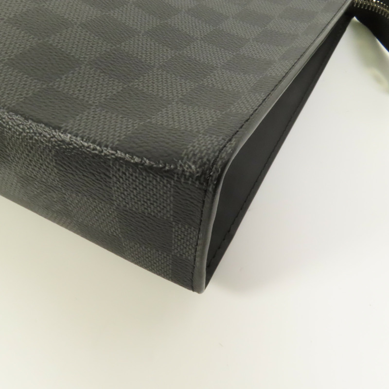 LOUIS VUITTON Damier Graphite Pochette Voyage MM銀扣手拿包-11