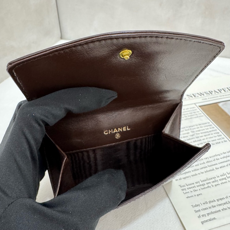 Chanel 咖啡短夾-7