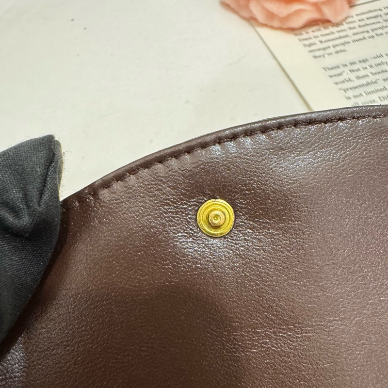 Chanel 咖啡短夾-9