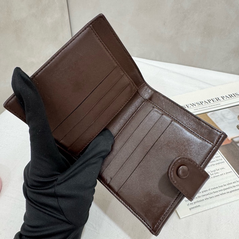 Chanel 咖啡短夾-13