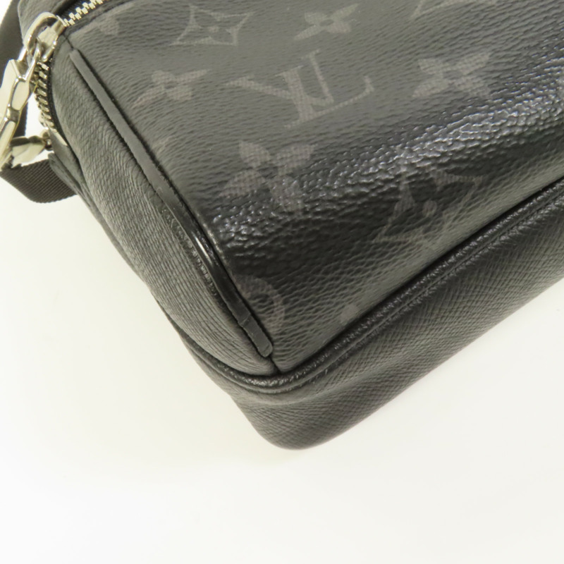 LOUIS VUITTON Monogram Eclipse/Taiga Outdoor Messenger銀扣肩背袋-11
