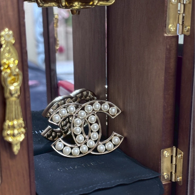Chanel雙C爆款珍珠胸針-1