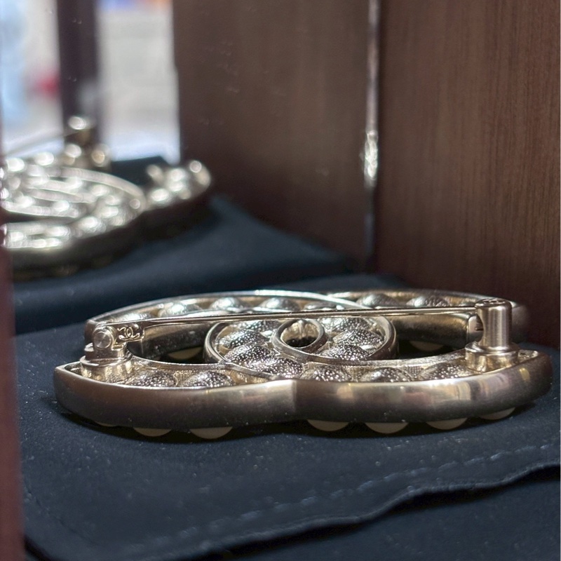 Chanel雙C爆款珍珠胸針-4