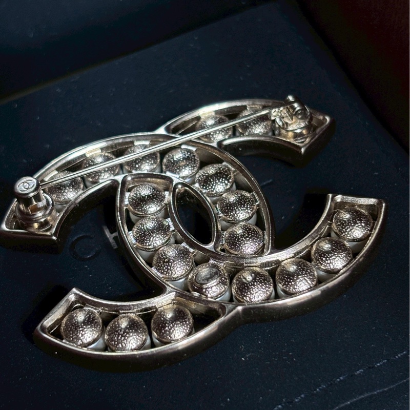 Chanel雙C爆款珍珠胸針-5