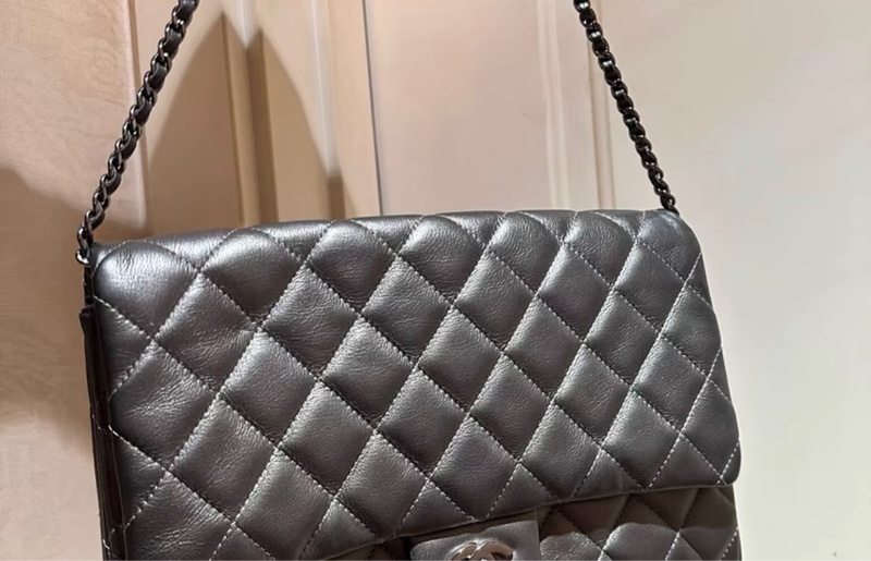 CHANEL CLASSIC FLAG-0