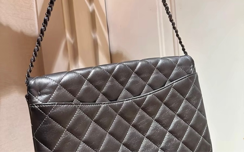 CHANEL CLASSIC FLAG-1