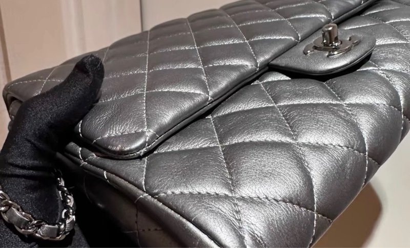 CHANEL CLASSIC FLAG-3