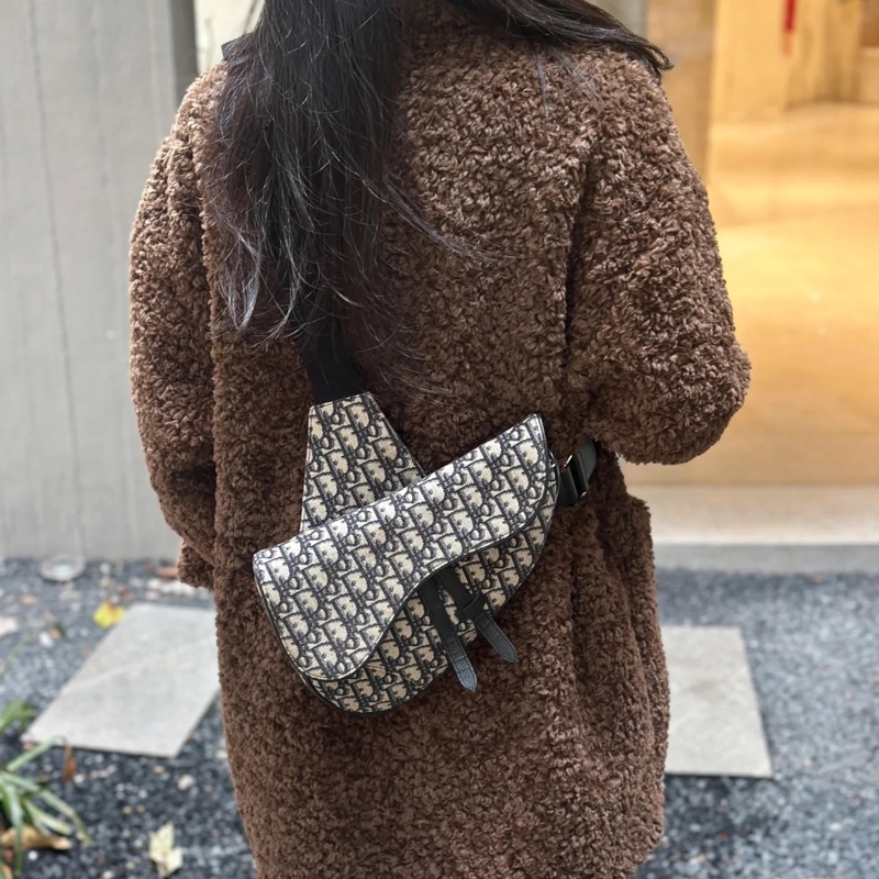 🈶購證 #全網最低💰 #櫃上在售12.5萬 Dior saddle新款老花馬鞍包 黃金尺寸長夾可入🔥-5