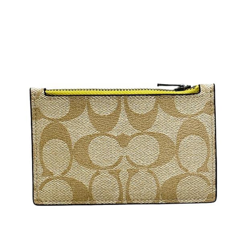 【COACH】滿版LOGO拉鍊零錢包-卡其黃-1