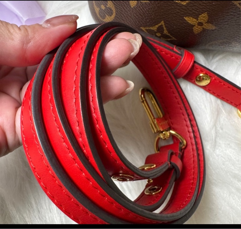 正品LV 帆布印花牛皮鑲飾束口斜背/肩背水桶包-18