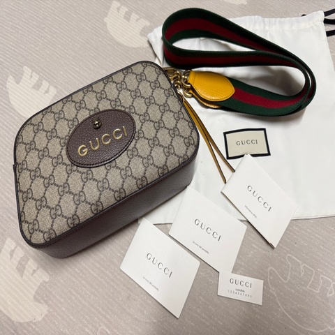 GUCCI Neo Vintage GG Suprem  經典虎頭印花皮革斜背/相機包(咖)