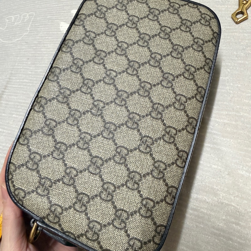 GUCCI Neo Vintage GG Suprem  經典虎頭印花皮革斜背/相機包(咖)-9