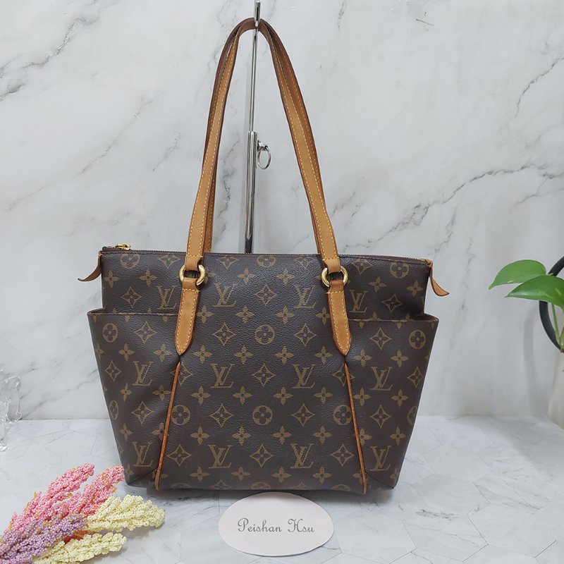 LV原花金釦TOTALLY   PM   M56688🎀出清特惠價🎀 ~雙口袋肩背包~二手品-5