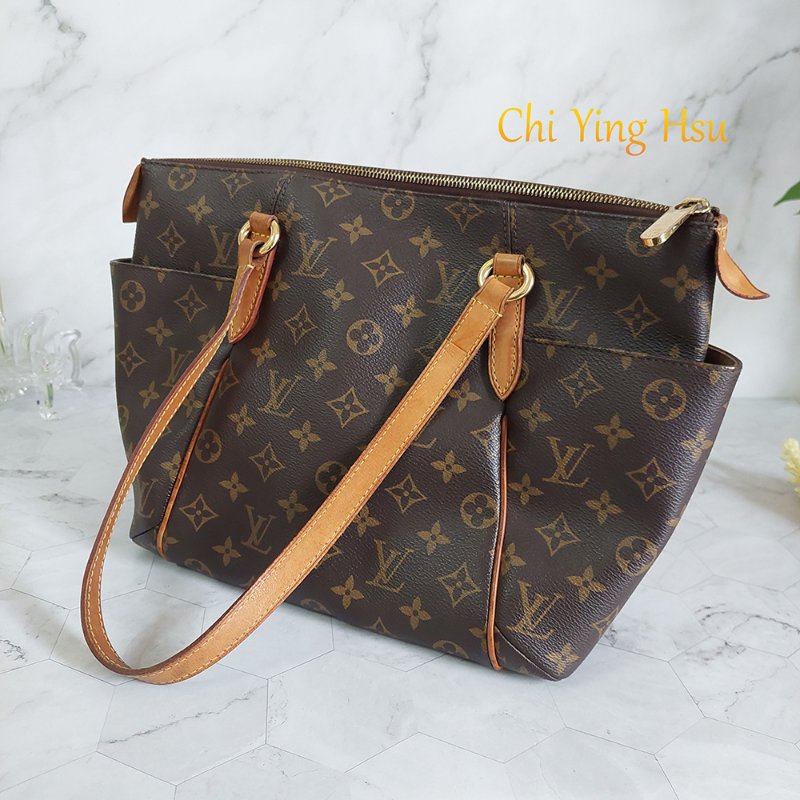 LV原花金釦TOTALLY   PM   M56688🎀出清特惠價🎀 ~雙口袋肩背包~二手品-8