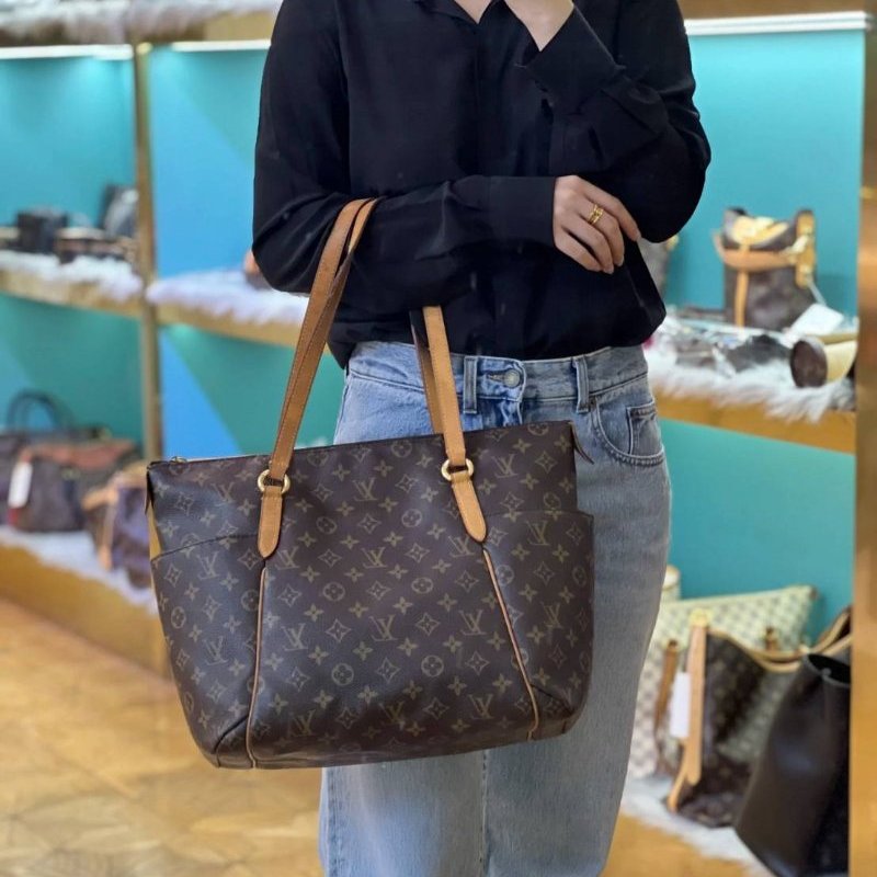 LV原花金釦TOTALLY   PM   M56688🎀出清特惠價🎀 ~雙口袋肩背包~二手品-11