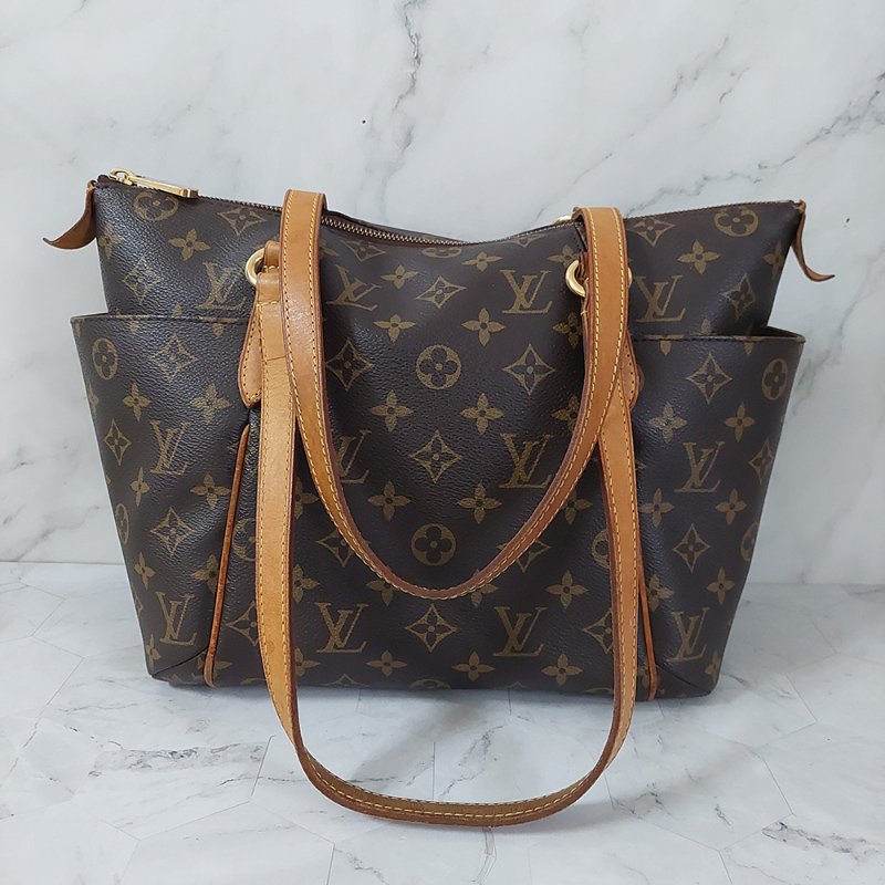 LV原花金釦TOTALLY   PM   M56688🎀出清特惠價🎀 ~雙口袋肩背包~二手品-17