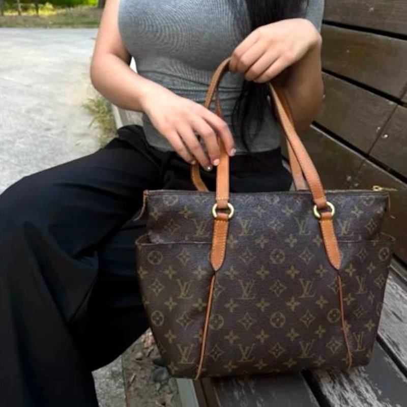 LV原花金釦TOTALLY   PM   M56688🎀出清特惠價🎀 ~雙口袋肩背包~二手品-14