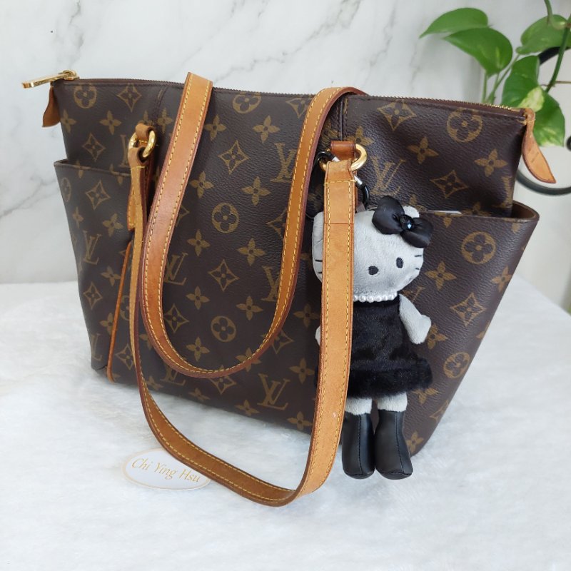 LV原花金釦TOTALLY   PM   M56688🎀出清特惠價🎀 ~雙口袋肩背包~二手品-52