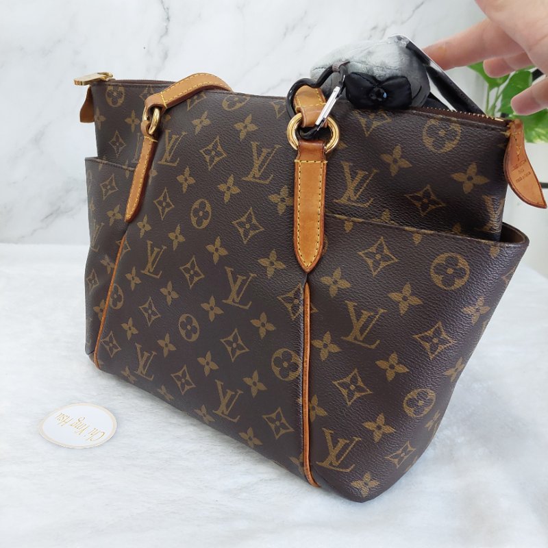 LV原花金釦TOTALLY   PM   M56688🎀出清特惠價🎀 ~雙口袋肩背包~二手品-54