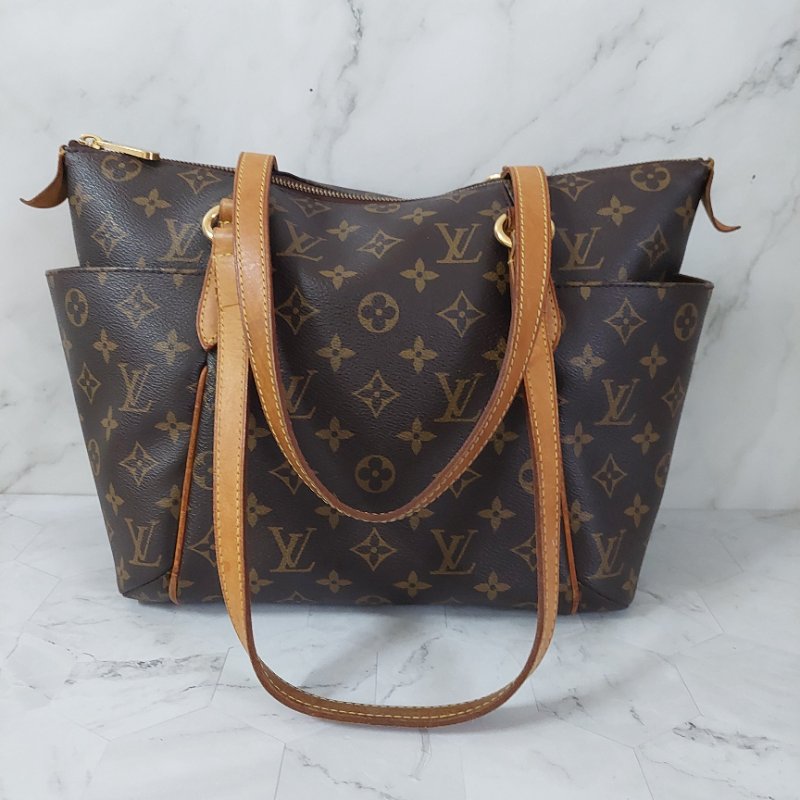 LV原花金釦TOTALLY   PM   M56688🎀出清特惠價🎀 ~雙口袋肩背包~二手品-58