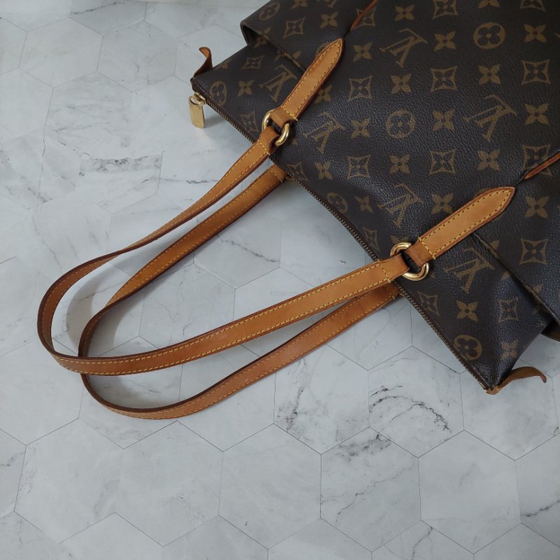 LV原花金釦TOTALLY   PM   M56688🎀出清特惠價🎀 ~雙口袋肩背包~二手品-62