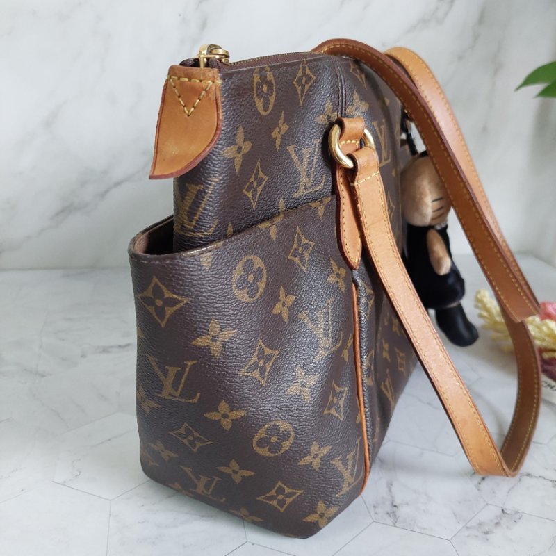 LV原花金釦TOTALLY   PM   M56688🎀出清特惠價🎀 ~雙口袋肩背包~二手品-73