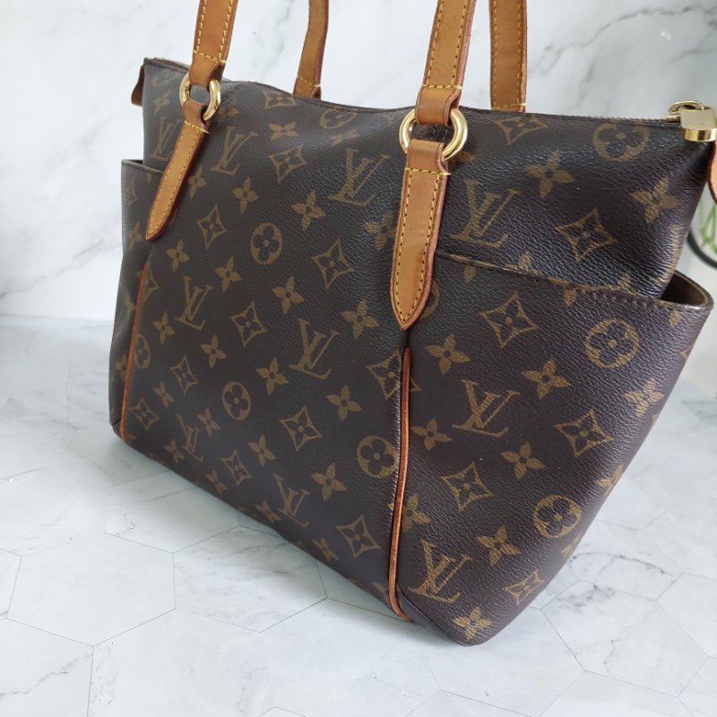 LV原花金釦TOTALLY   PM   M56688🎀出清特惠價🎀 ~雙口袋肩背包~二手品-87