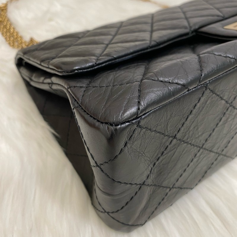 Chanel 2.55黑金經典款皺褶復古牛皮 肩背包-7